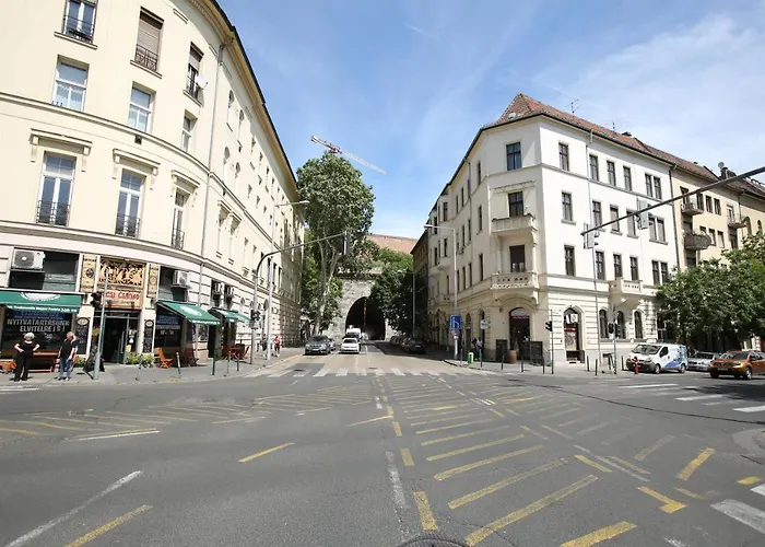 Attila Apartment near Castle district